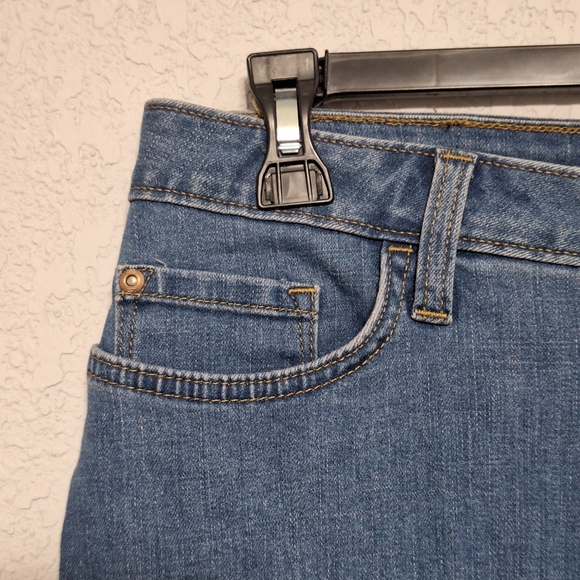 Lee Women’s Denim Skort Mini Straight Fit Jean Skirt - Picture 6 of 11